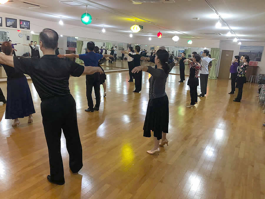 7月7日に 和泉府中のstホールにて Jpdta大阪の月1イベント講習会 フリーダンスタイムを行いました お知らせ 社交ダンス 教師協会jpdtao 日本プロフェッショナルダンス教師協会大阪 Jpdta大阪